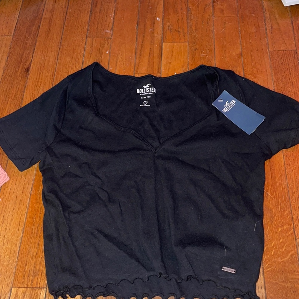 Hollister, Black Tee